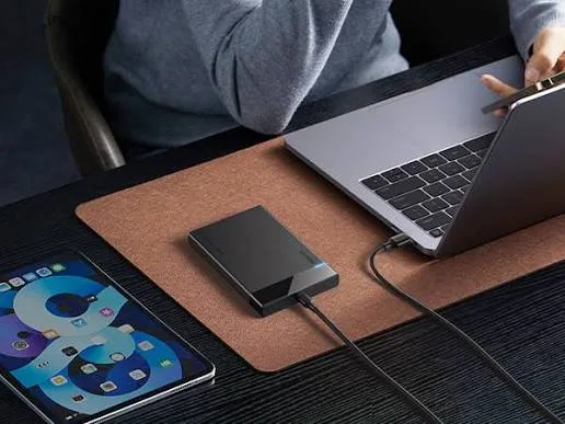 حاوية وكابينة هارد ديسك خارجي 2.5 بوصة يوجرين UGREEN USB 3.1 بسرعة 6Gbps تأتي مع كابلين A إلى C و C إلى C موديل 60735